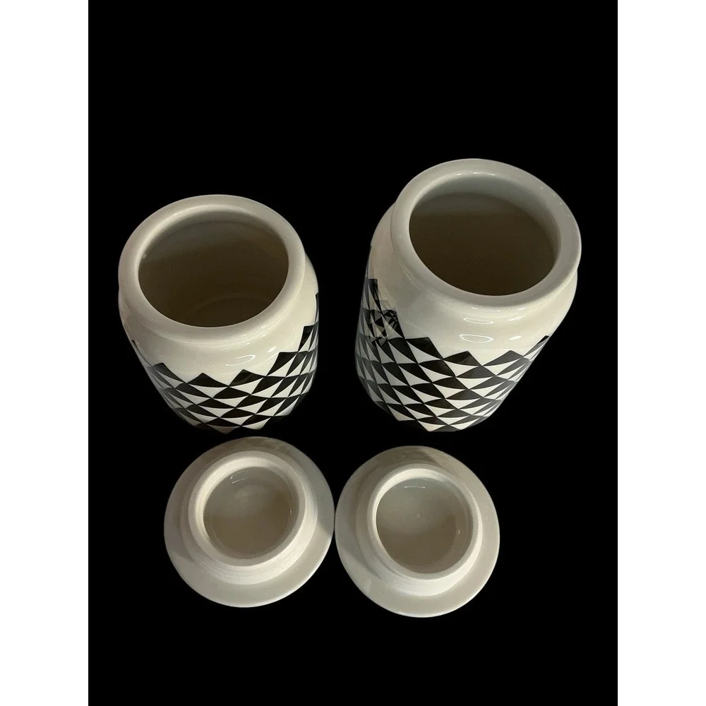 Thyme & Table Medallion Stoneware 4 Piece Canister Set Black/Off White Triangle